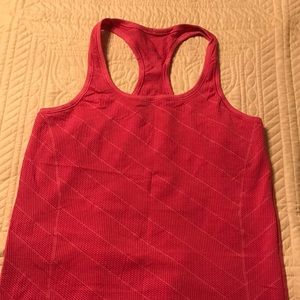 Lululemon fitted tank